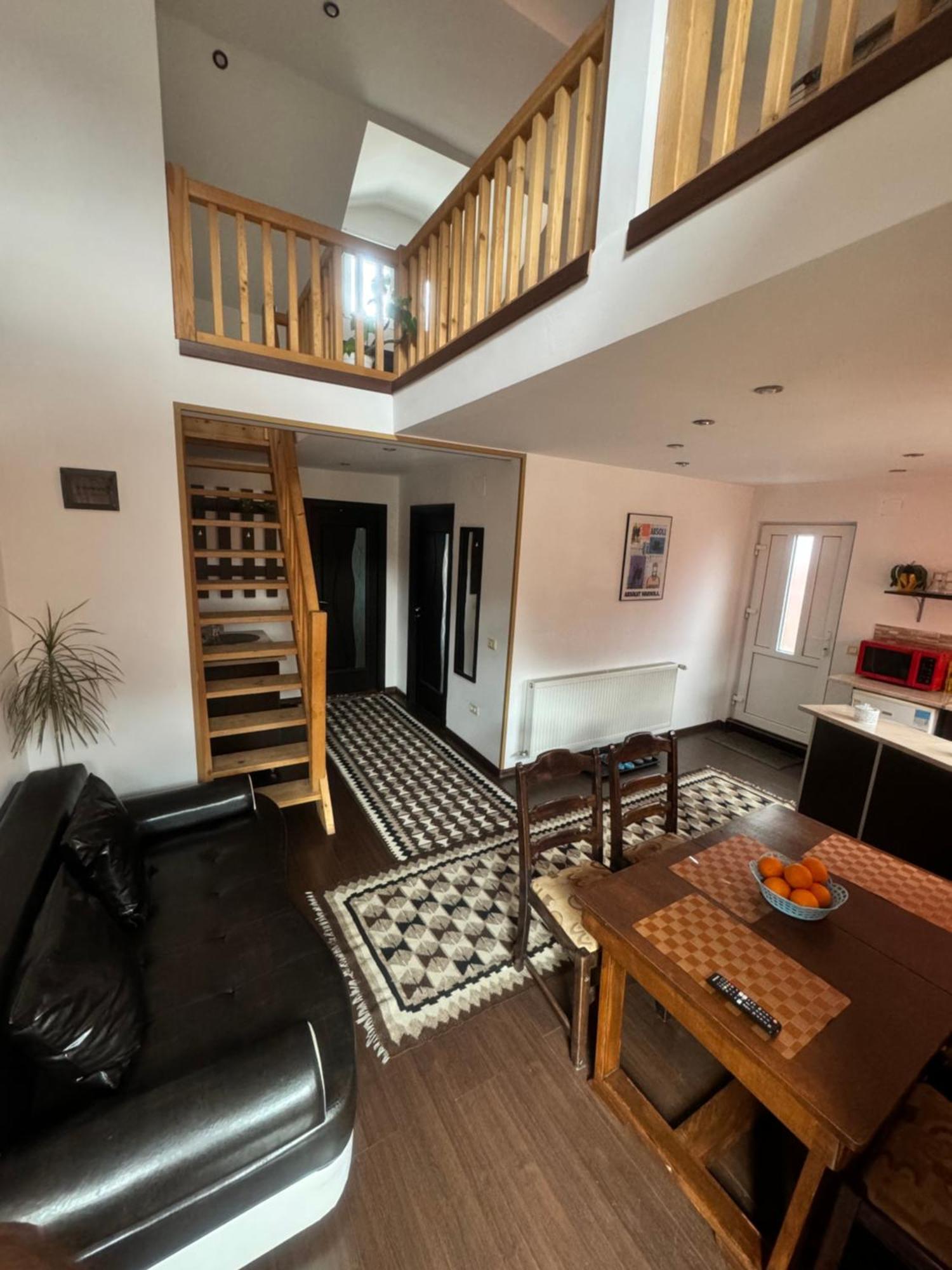 River Apartment Сіная Екстер'єр фото